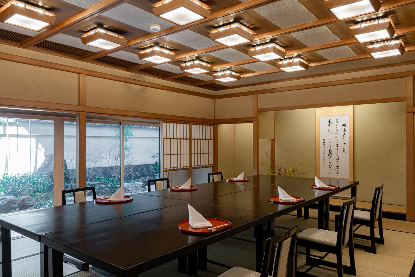 明治記念館 懐石料亭 「花がすみ」